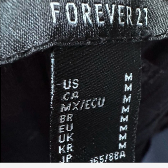 Forever 21 Ruffled Front Tie Crop Top - Picture 3 of 3